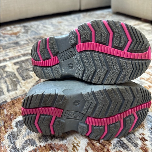 Girls snow boots. Size 8 - Picture 2 of 8